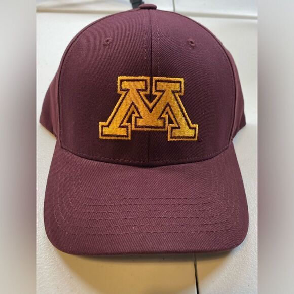 NWT University of Minnesota Gophers Maroon Logo Baseball Cap Adjustable Strap - Picture 2 of 6